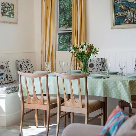 Carn Du 1 Holiday home Padstow